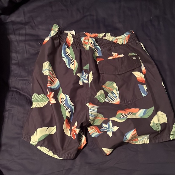 Mens floral Vans shorts - Picture 2 of 2